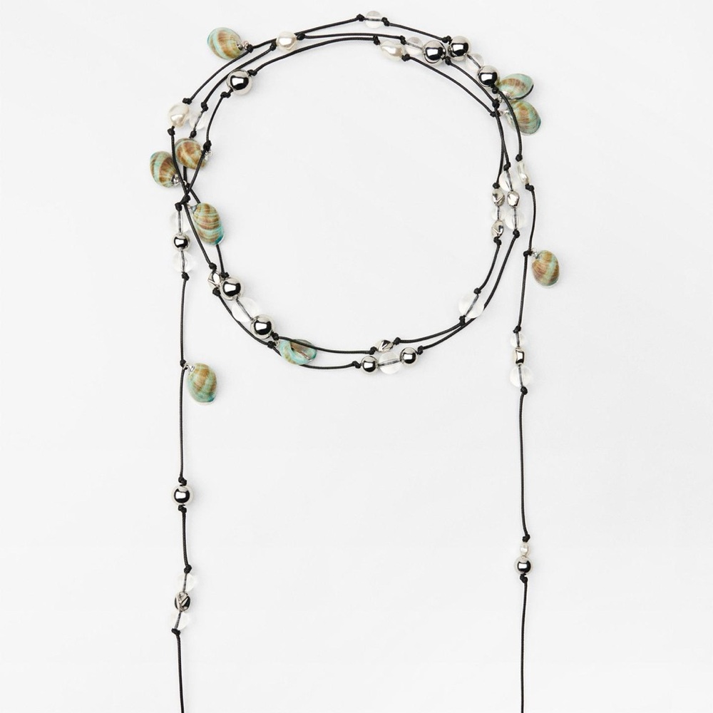Black and Pearl Beaded Necklace
